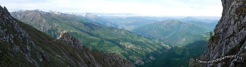 45 Panoramica Val del Riso e Seriana.jpg